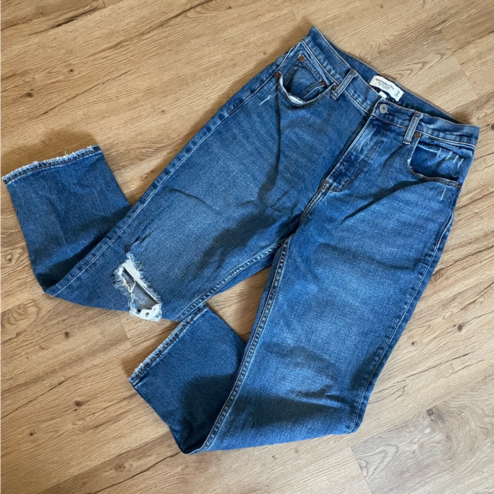 Abercrombie & Fitch High Rise Straight Jeans